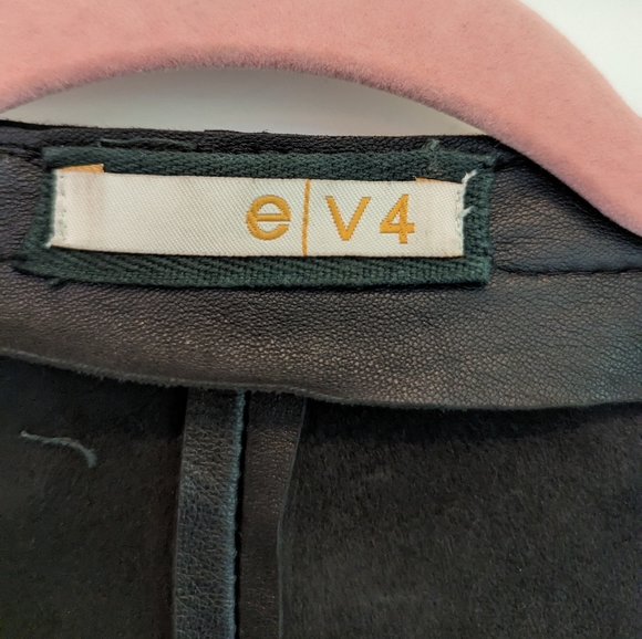 Real leather coat, Chanel style, Emily in Paris, Sex and the City style - Picture 2 of 8